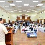 मुख्यमंत्री धामी ने मुख्य सेवक संवाद के तहत वरिष्ठ नागरिकों और दिव्यांगजनों के साथ संवाद किया   