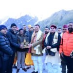 श्रद्धालुओं के स्वागत में जुटी धामी सरकार सीएम धामी ने कहा—यात्रा को दिव्य और यादगार बनाएंगे