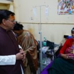 मुख्यमंत्री धामी ने अस्पताल पहुंचे मरीजों और परिजनों से की मुलाकात, बेहतर उपचार का दिया भरोसा
